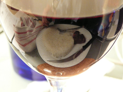dinner-wine-glass-window